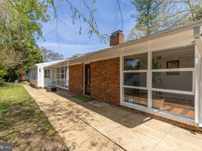 6811 Valley Brook Drive, Falls Church VA 22042