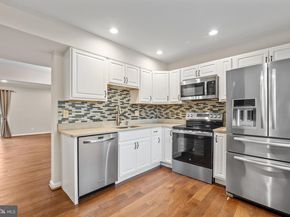 2704 Glengyle Drive 19, Vienna VA 22181
