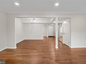 2704 Glengyle Drive 19, Vienna VA 22181