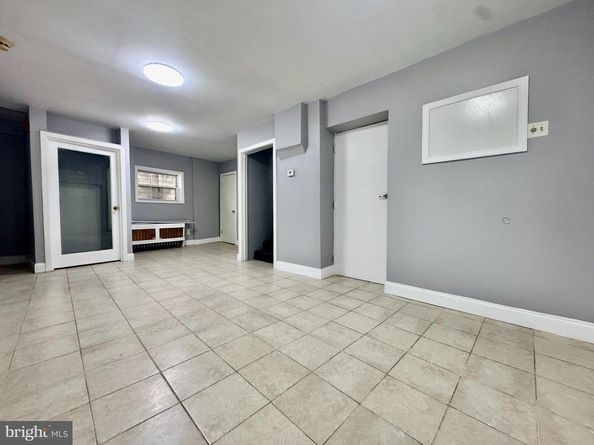 1000 S 6TH Street, Philadelphia PA 19147