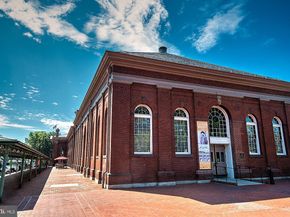 229 14TH Street SE 2, Washington DC 20003