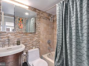 210 Locust Street 10FW, Philadelphia PA 19106