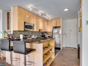 210 Locust Street 10FW, Philadelphia PA 19106