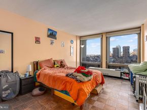 210 Locust Street 10FW, Philadelphia PA 19106