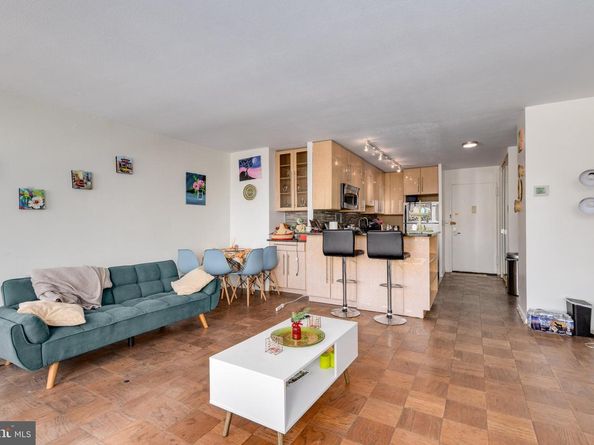 210 Locust Street 10FW, Philadelphia PA 19106