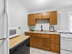 402 Lyceum Avenue, Philadelphia PA 19128