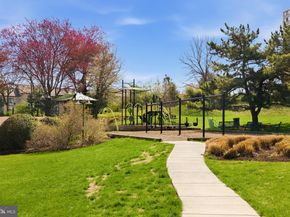 203 Yoakum Parkway 906, Alexandria VA 22304