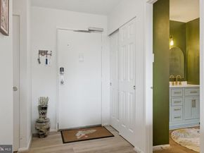 203 Yoakum Parkway 906, Alexandria VA 22304