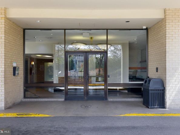 203 Yoakum Parkway 906, Alexandria VA 22304
