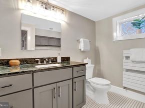102 W Mason Avenue, Alexandria VA 22301