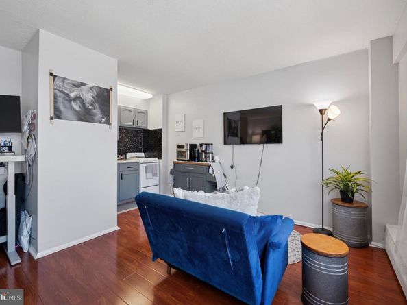 2101 Chestnut Street 1107, Philadelphia PA 19103