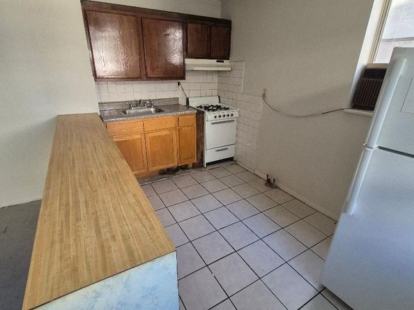 1136 S 13TH Street, Philadelphia PA 19147
