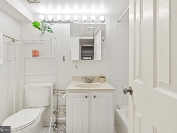 1621 T Street NW T2, Washington DC 20009