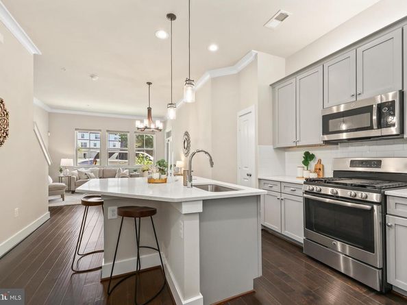 1334 S Quinn Street, Arlington VA 22204