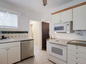 1081 Wynnwood Road, Abington PA 19001