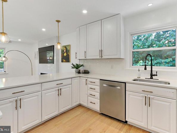 109 Patrick Street SE, Vienna VA 22180