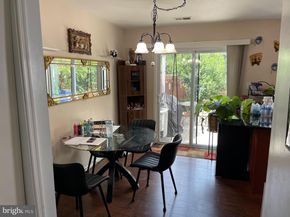 1020 Queens Court, Herndon VA 20170