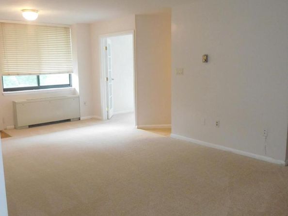 4390 Lorcom Lane 512, Arlington VA 22207