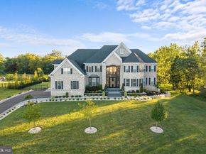 8 Shady Pines Drive, Warminster PA 18974