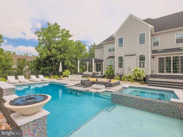 8 Shady Pines Drive, Warminster PA 18974