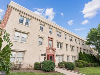 2625 3rd Street NE