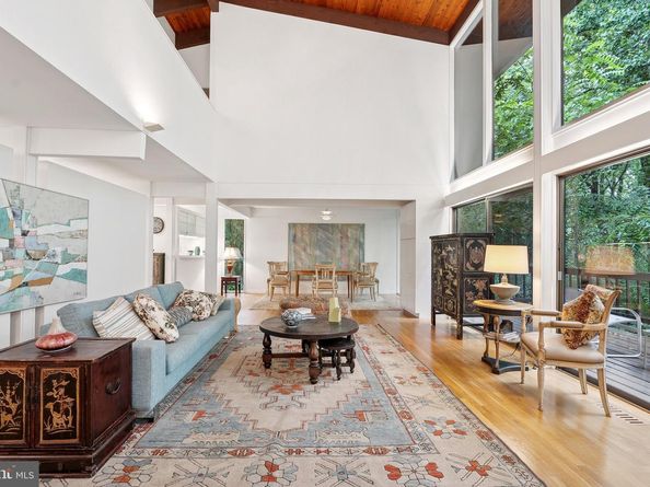 1330 Potomac School Road, Mclean VA 22101