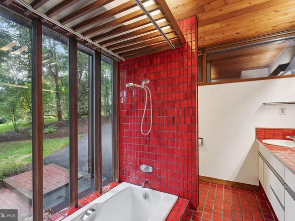 1330 Potomac School Road, Mclean VA 22101