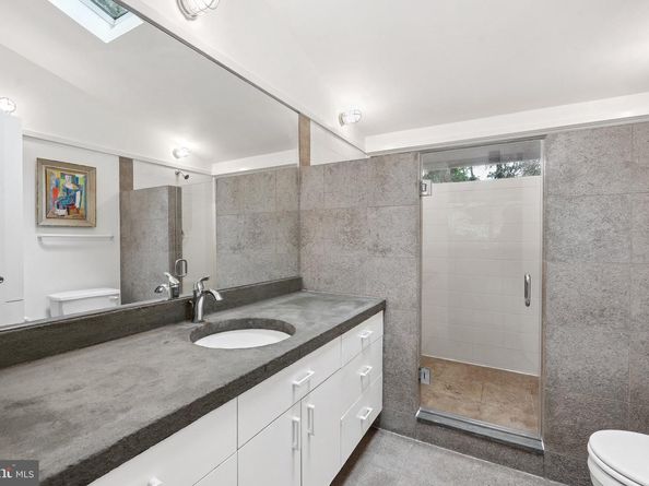 1330 Potomac School Road, Mclean VA 22101