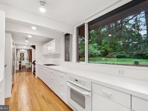 1330 Potomac School Road, Mclean VA 22101