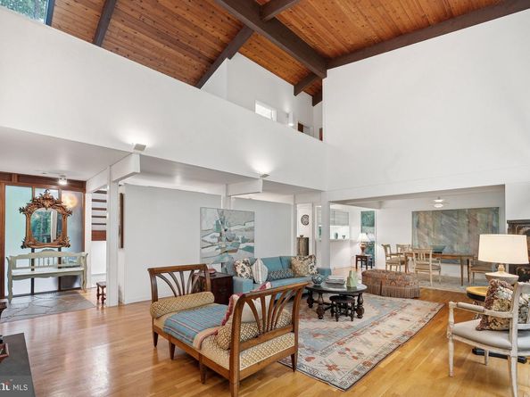 1330 Potomac School Road, Mclean VA 22101