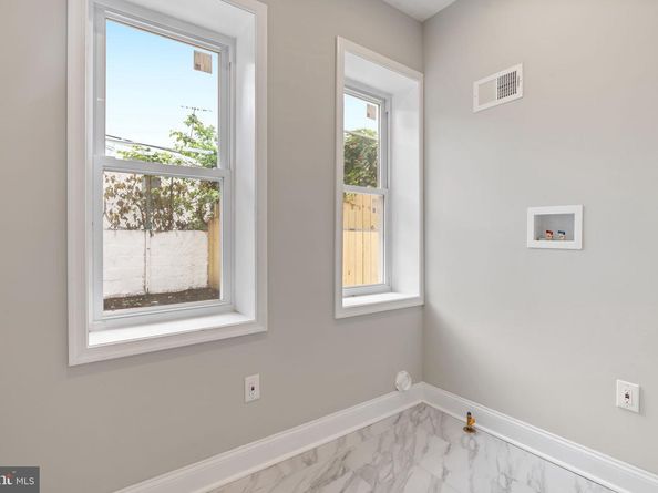 2571 Coral Street, Philadelphia PA 19125