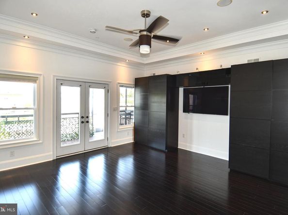 719 12TH Street SE 3, Washington DC 20003