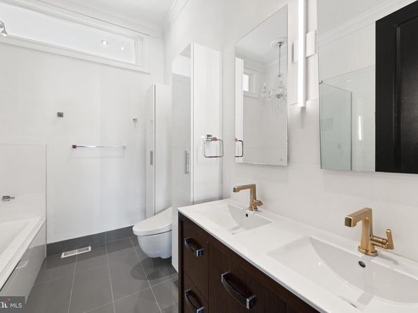 719 12TH Street SE 3, Washington DC 20003