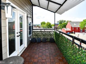 719 12TH Street SE 3, Washington DC 20003
