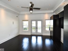 719 12TH Street SE 3, Washington DC 20003