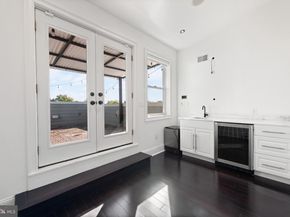 719 12TH Street SE 3, Washington DC 20003