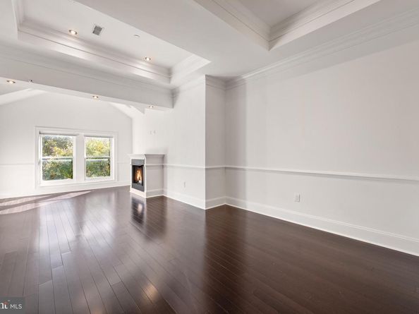 719 12TH Street SE 3, Washington DC 20003