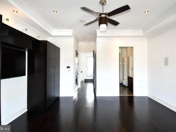 719 12TH Street SE 3, Washington DC 20003