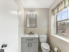 383 Lakeside Road 102, Ardmore PA 19003