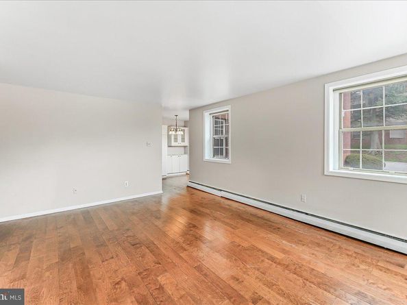383 Lakeside Road 102, Ardmore PA 19003