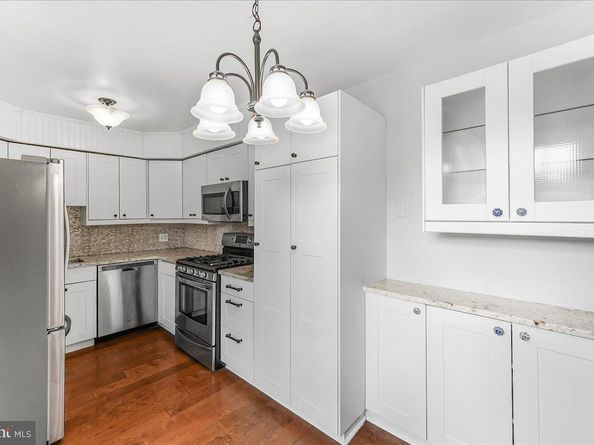 383 Lakeside Road 102, Ardmore PA 19003