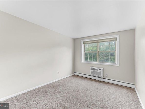 383 Lakeside Road 102, Ardmore PA 19003