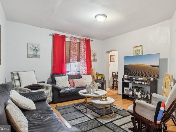 2636 Emerald Street, Philadelphia PA 19125