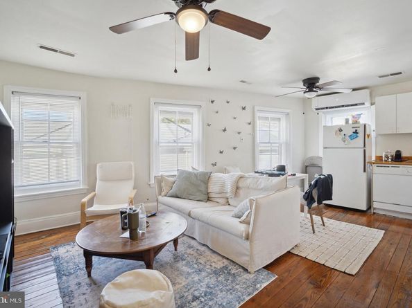 4417 Baker Street, Philadelphia PA 19127