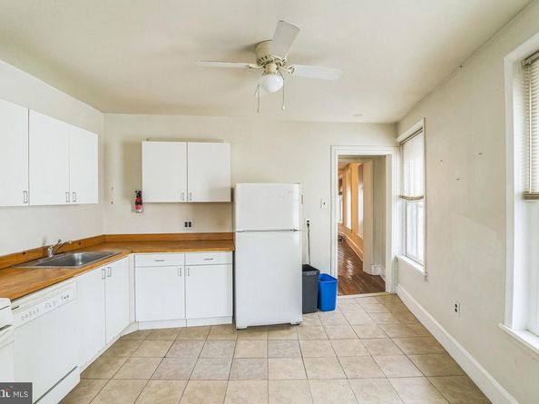4417 Baker Street, Philadelphia PA 19127