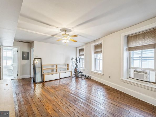 4417 Baker Street, Philadelphia PA 19127