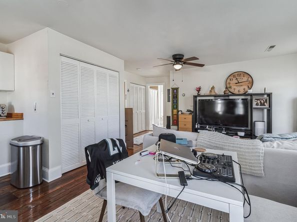 4417 Baker Street, Philadelphia PA 19127