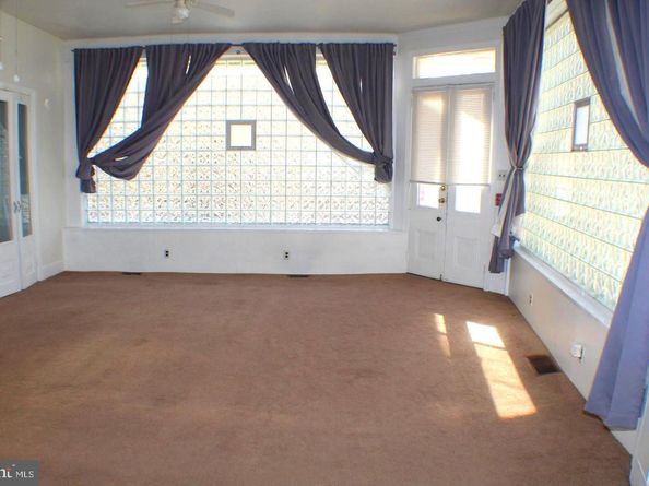 4417 Baker Street, Philadelphia PA 19127