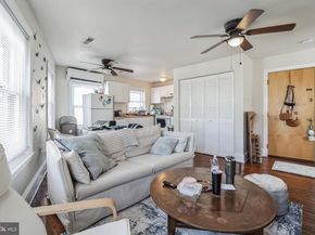 4417 Baker Street, Philadelphia PA 19127