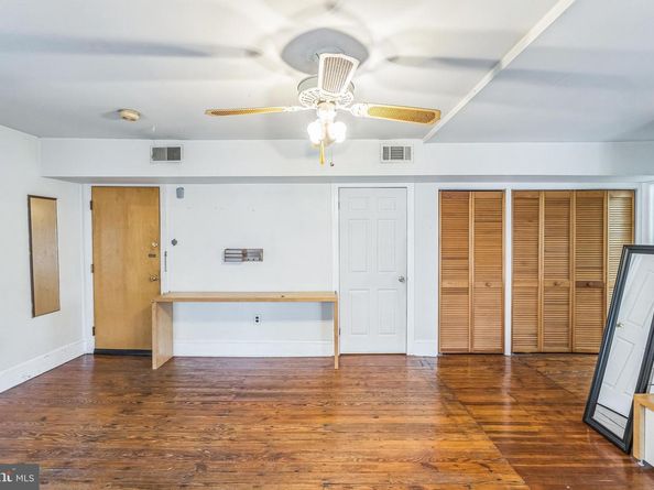 4417 Baker Street, Philadelphia PA 19127